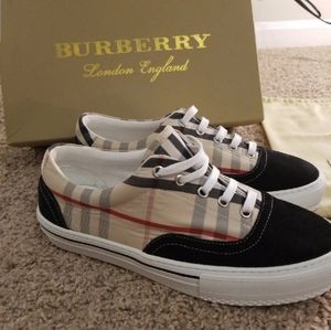 Burberry | Shoes | Preowned Burberry 